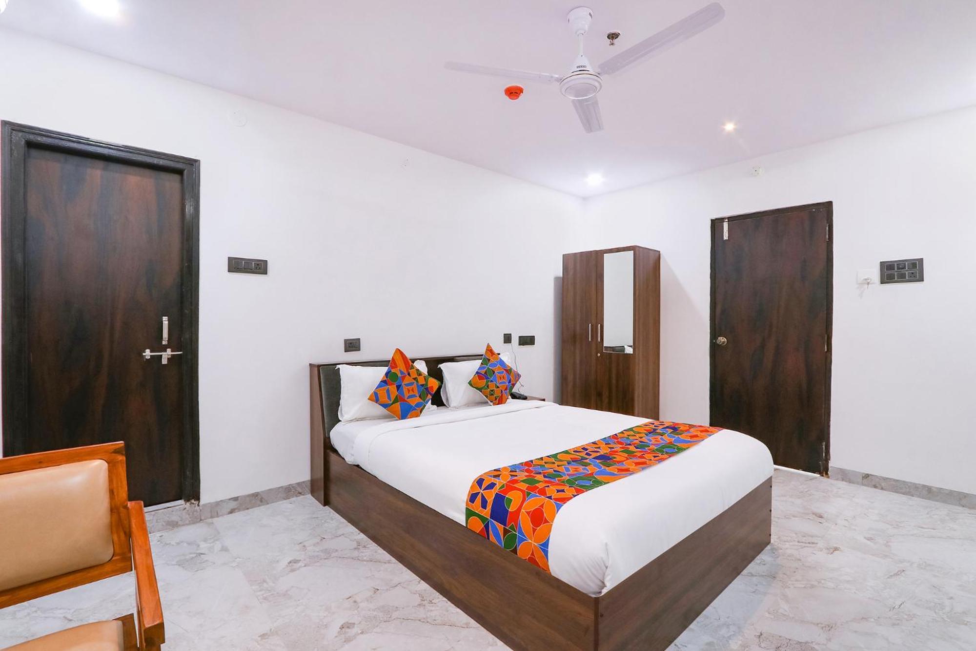 Fabhotel Relax Inn Хайдарабад Экстерьер фото