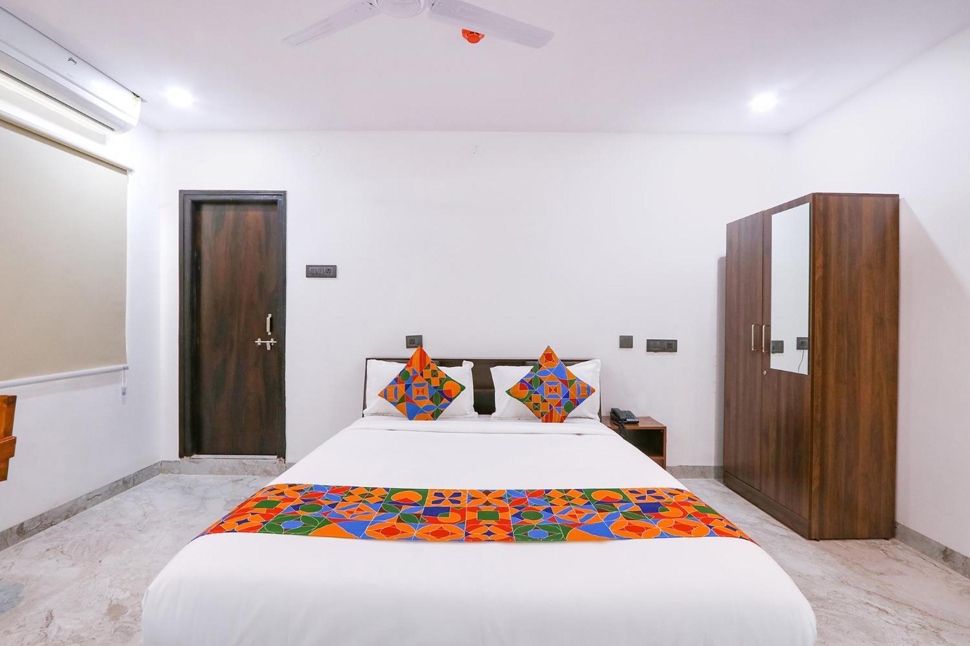Fabhotel Relax Inn Хайдарабад Экстерьер фото